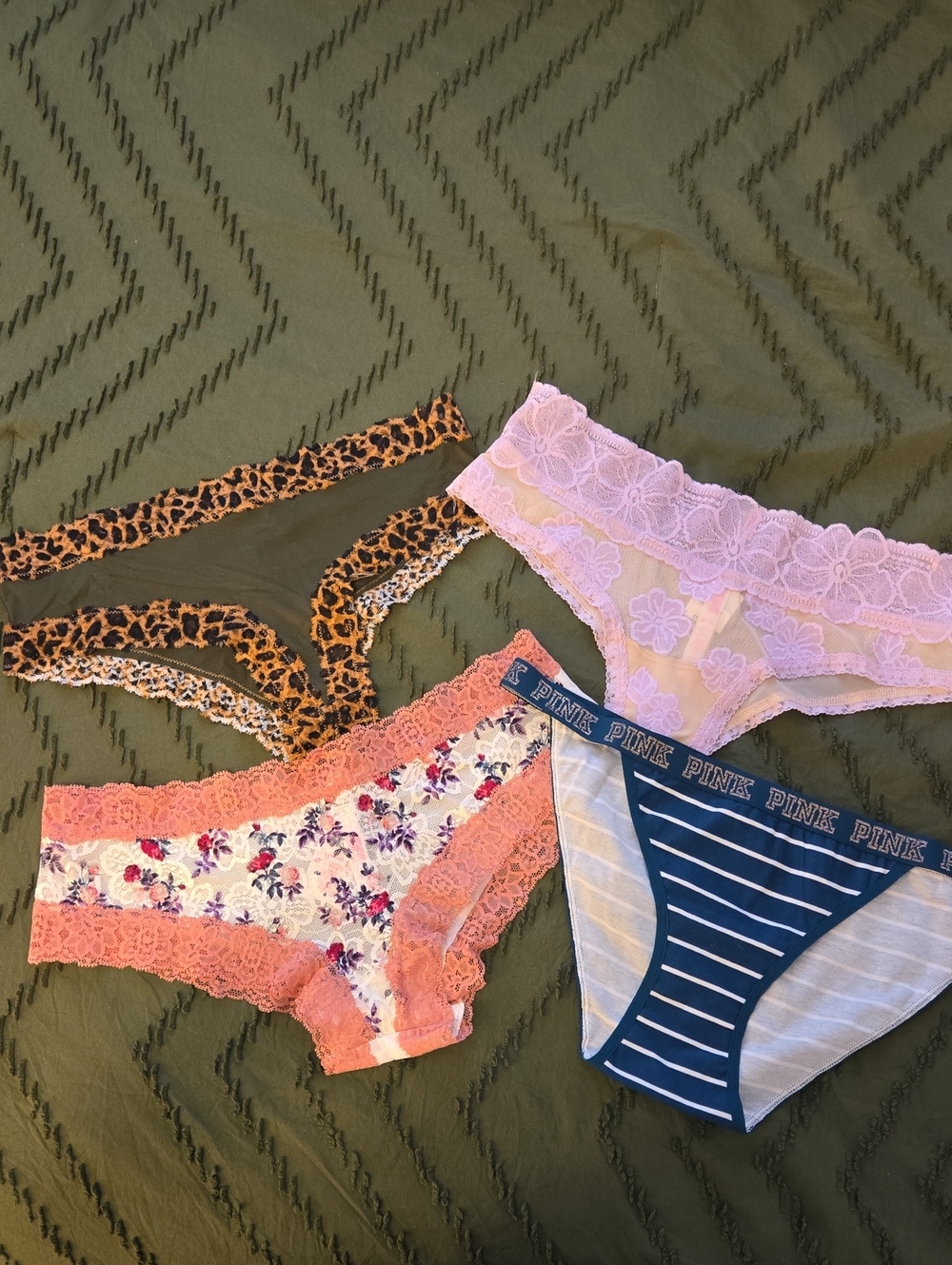 PINK Victoria's Secret Size M Panties Never Worn New With Tags